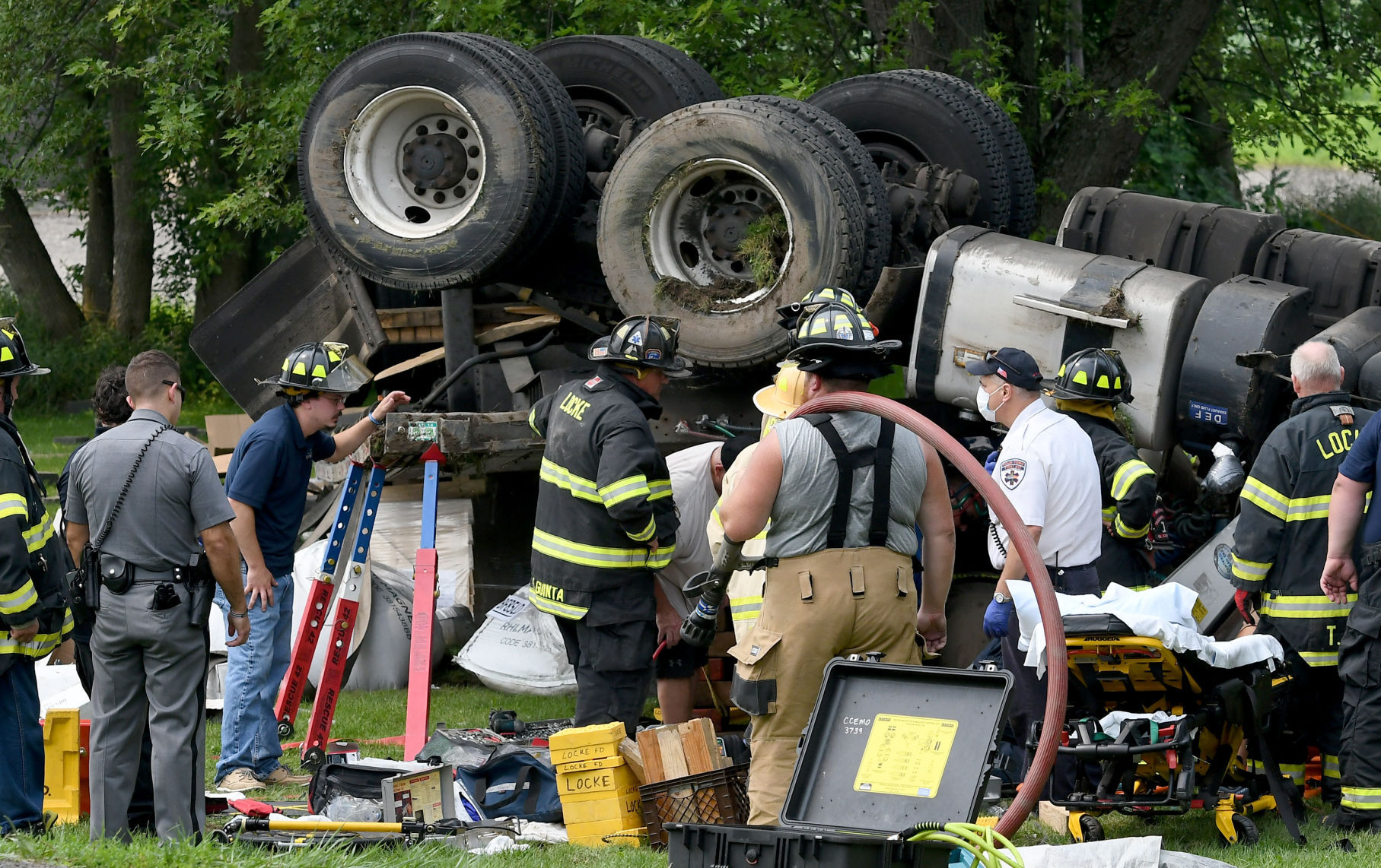 Tractor Trailer Crash 10.JPG